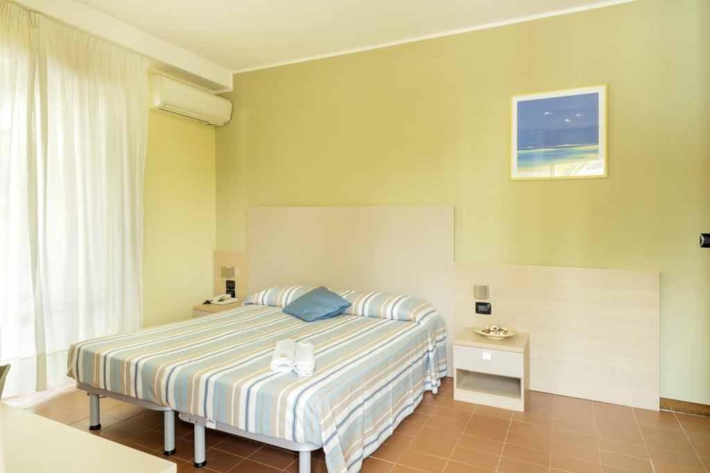 Hotel Blumen San Benedetto del Tronto Bagian luar foto