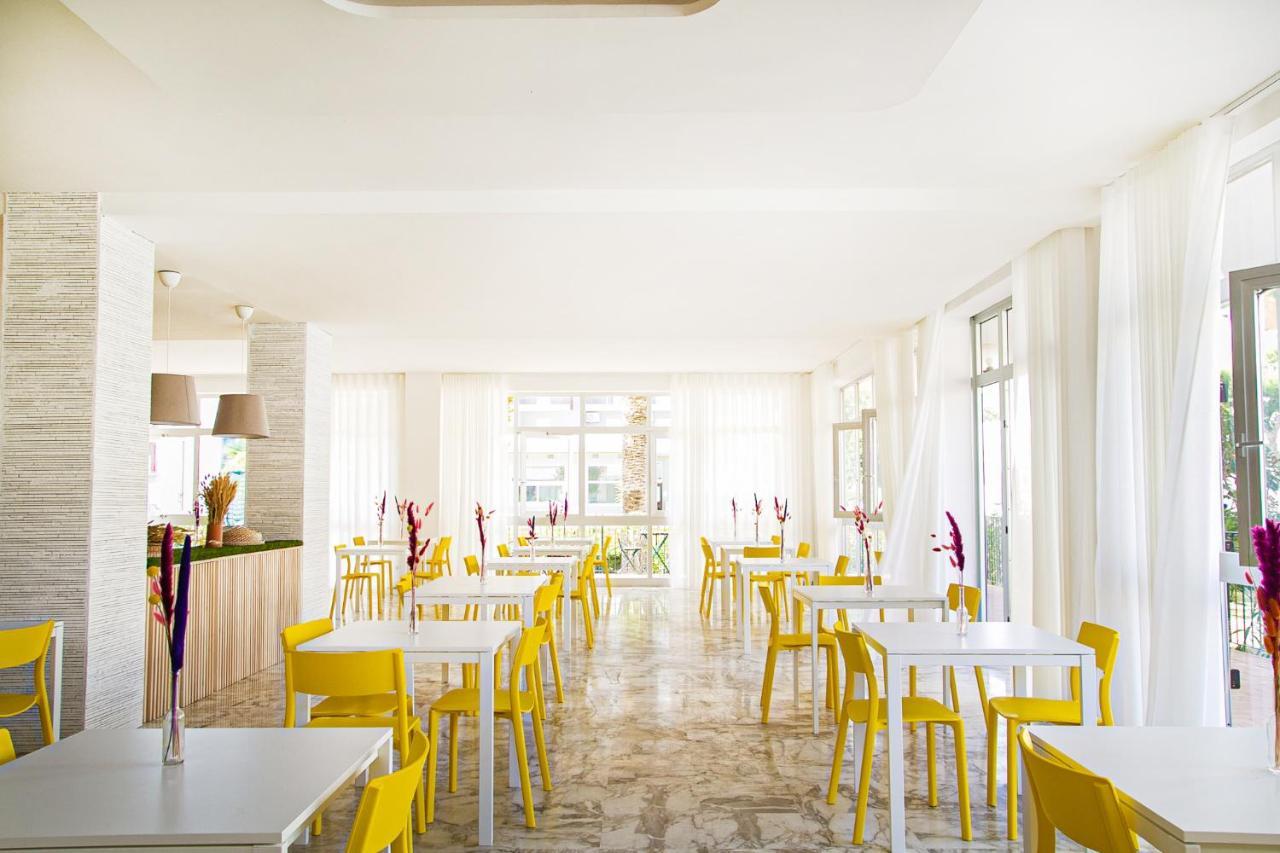 Hotel Blumen San Benedetto del Tronto Bagian luar foto