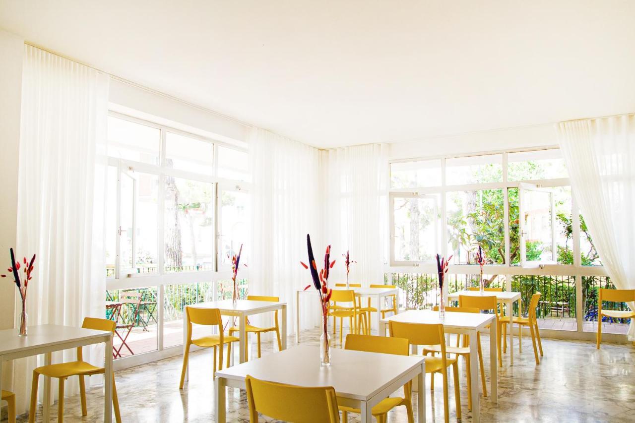 Hotel Blumen San Benedetto del Tronto Bagian luar foto