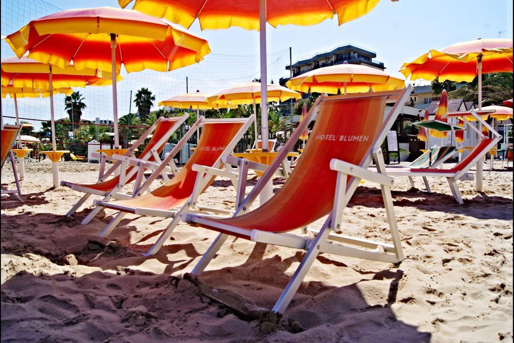 Hotel Blumen San Benedetto del Tronto Bagian luar foto
