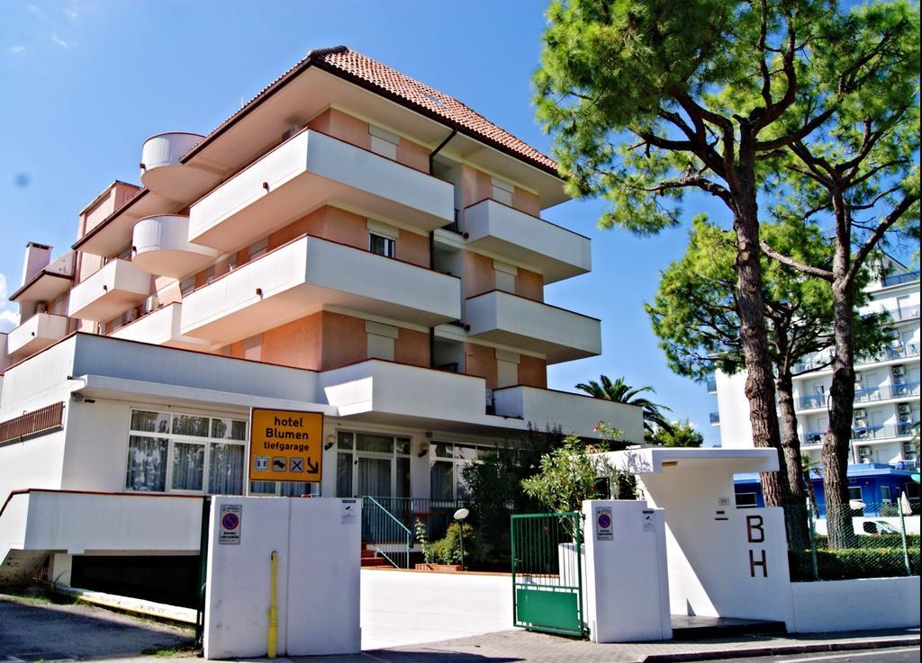 Hotel Blumen San Benedetto del Tronto Bagian luar foto