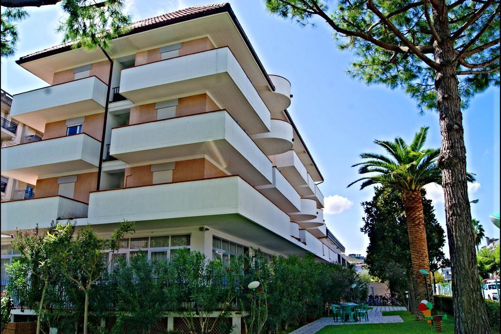 Hotel Blumen San Benedetto del Tronto Bagian luar foto
