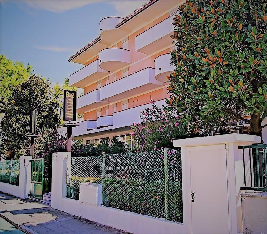 Hotel Blumen San Benedetto del Tronto Bagian luar foto